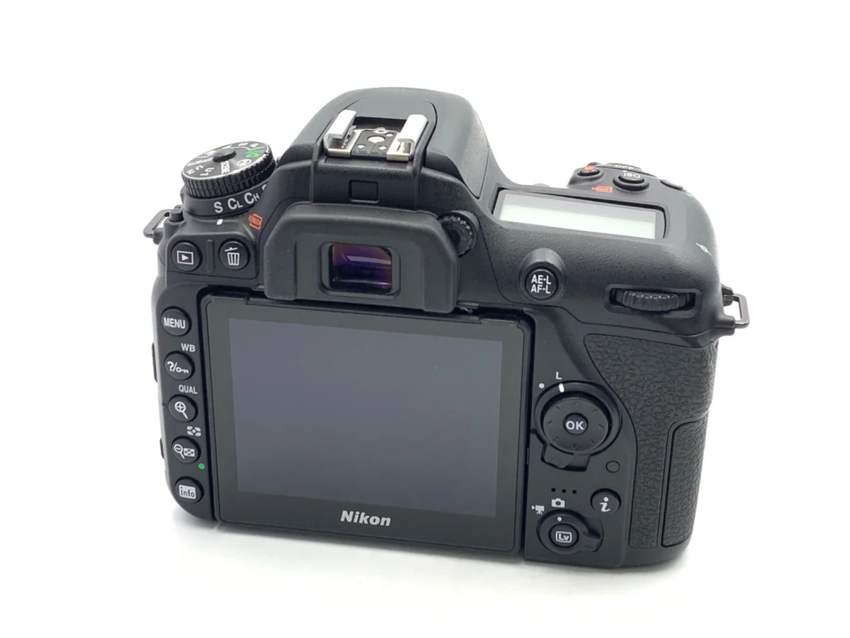 Nikon D7500