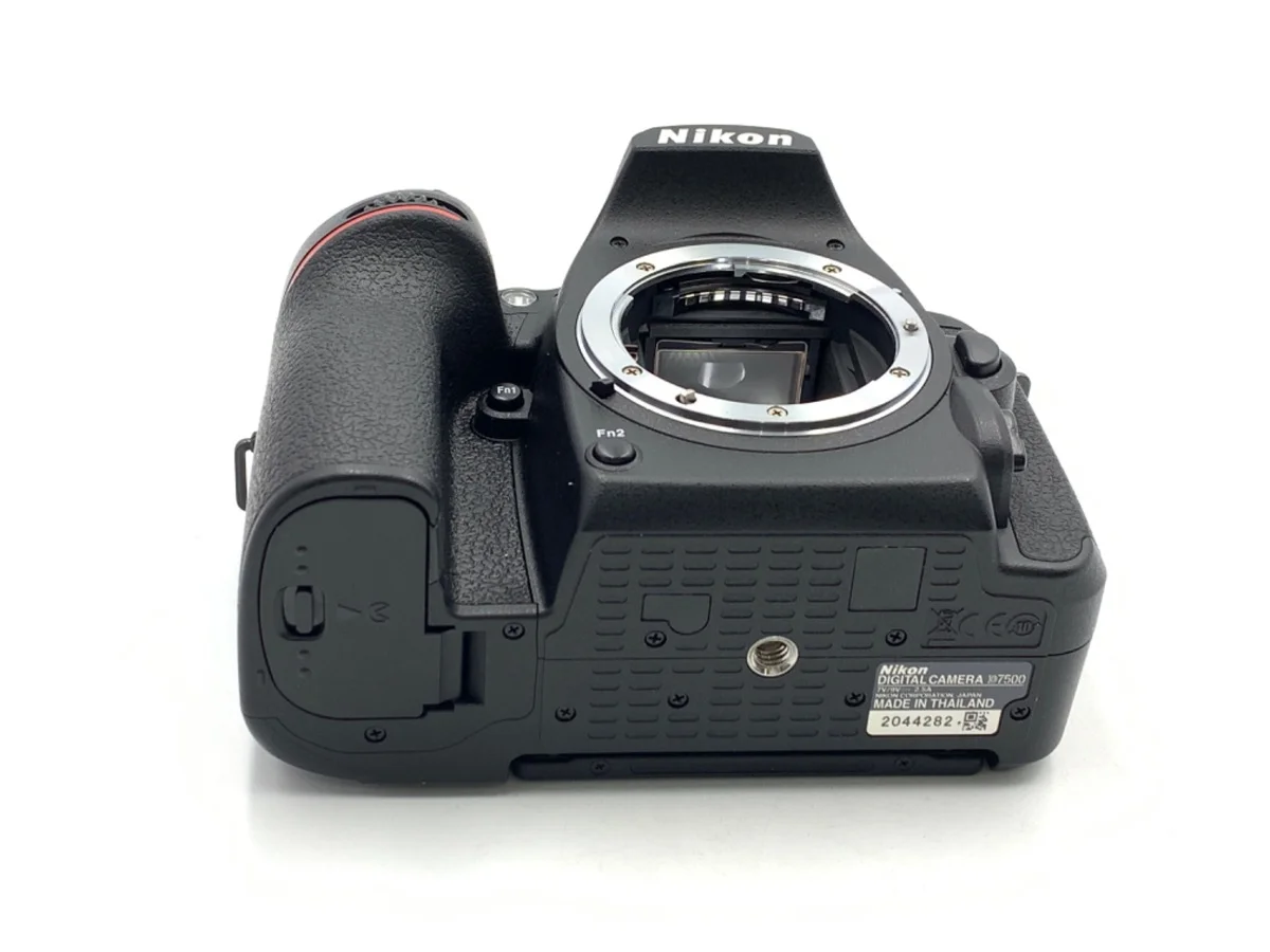 Nikon D7500