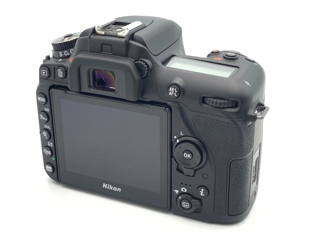 Nikon D7500