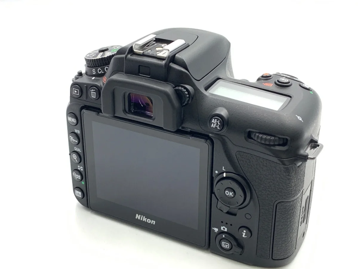 Nikon D7500