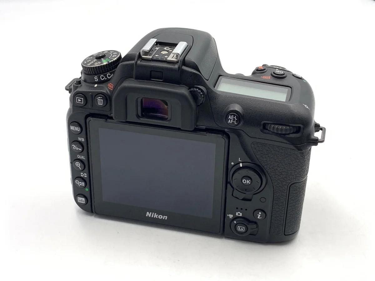 Nikon D7500