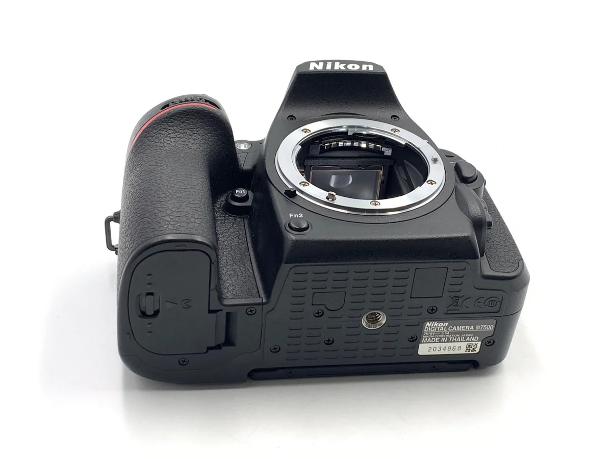 Nikon D7500