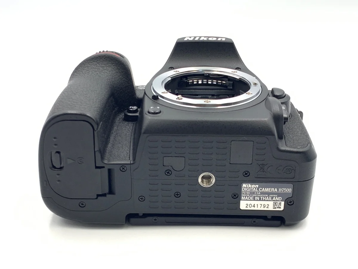 Nikon D7500
