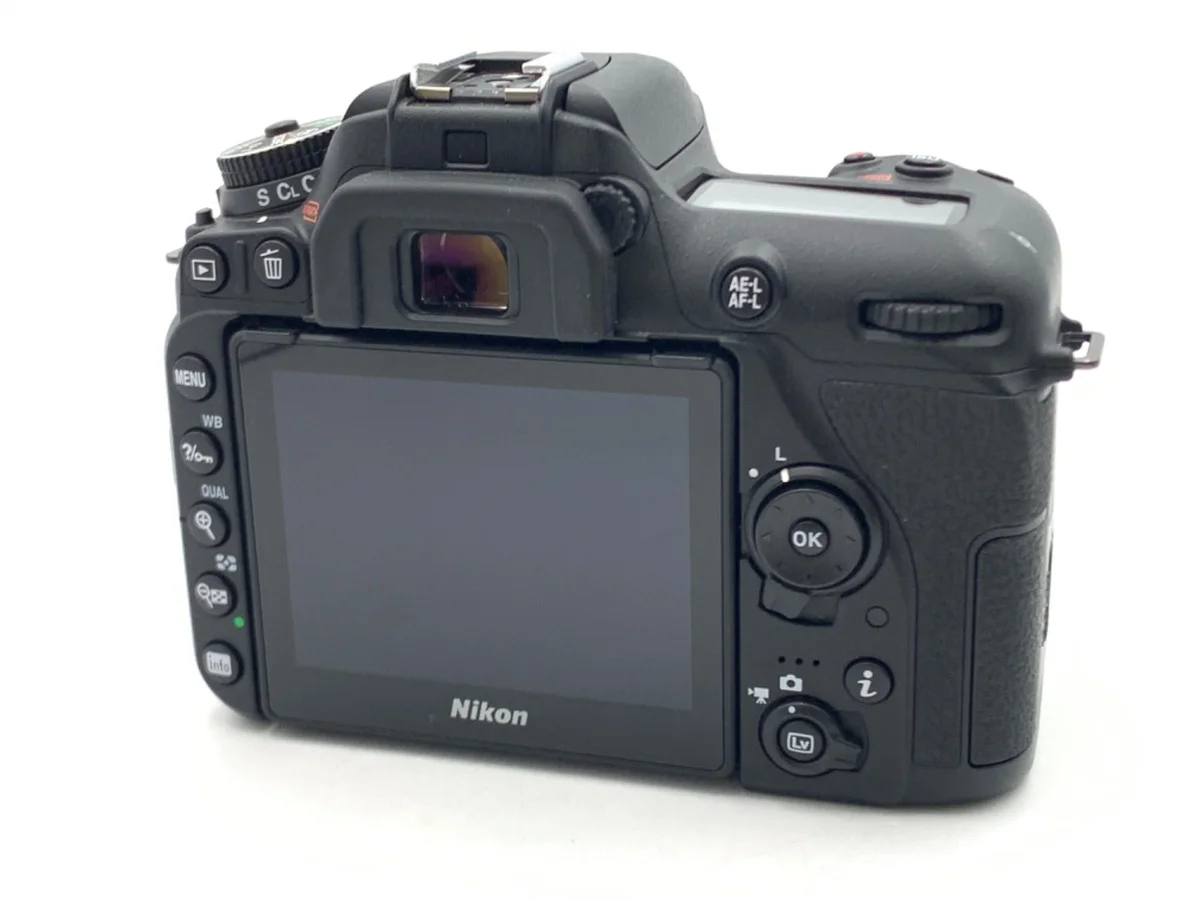 Nikon D7500
