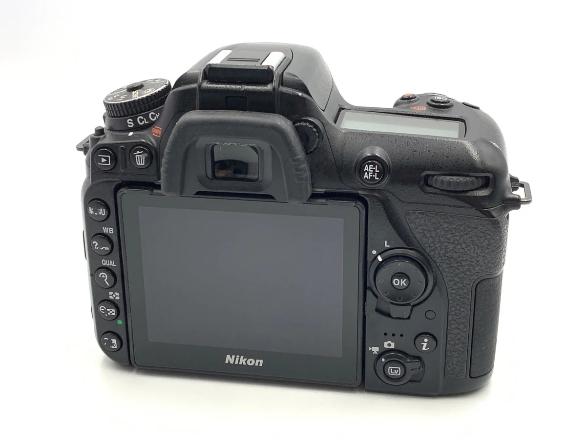 Nikon D7500