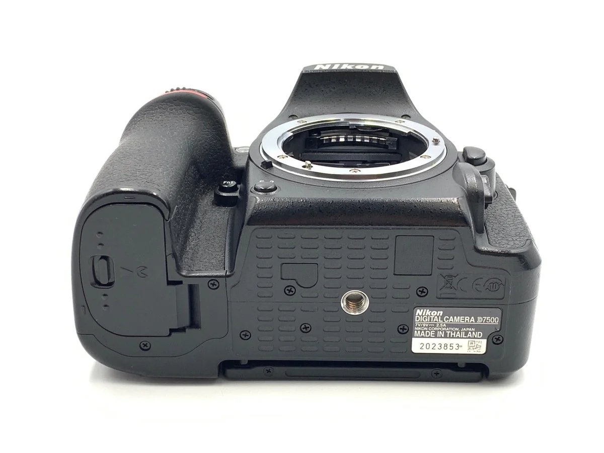 Nikon D7500