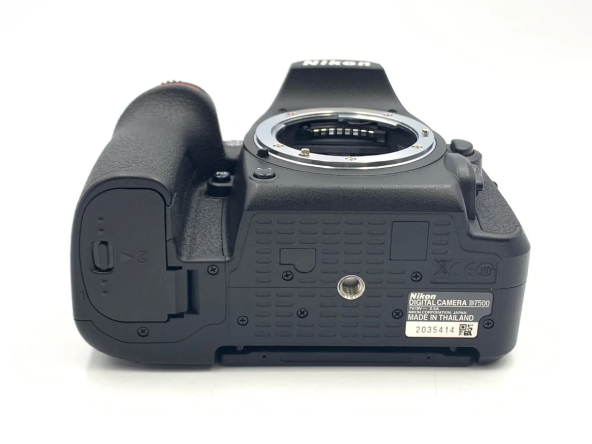 Nikon D7500