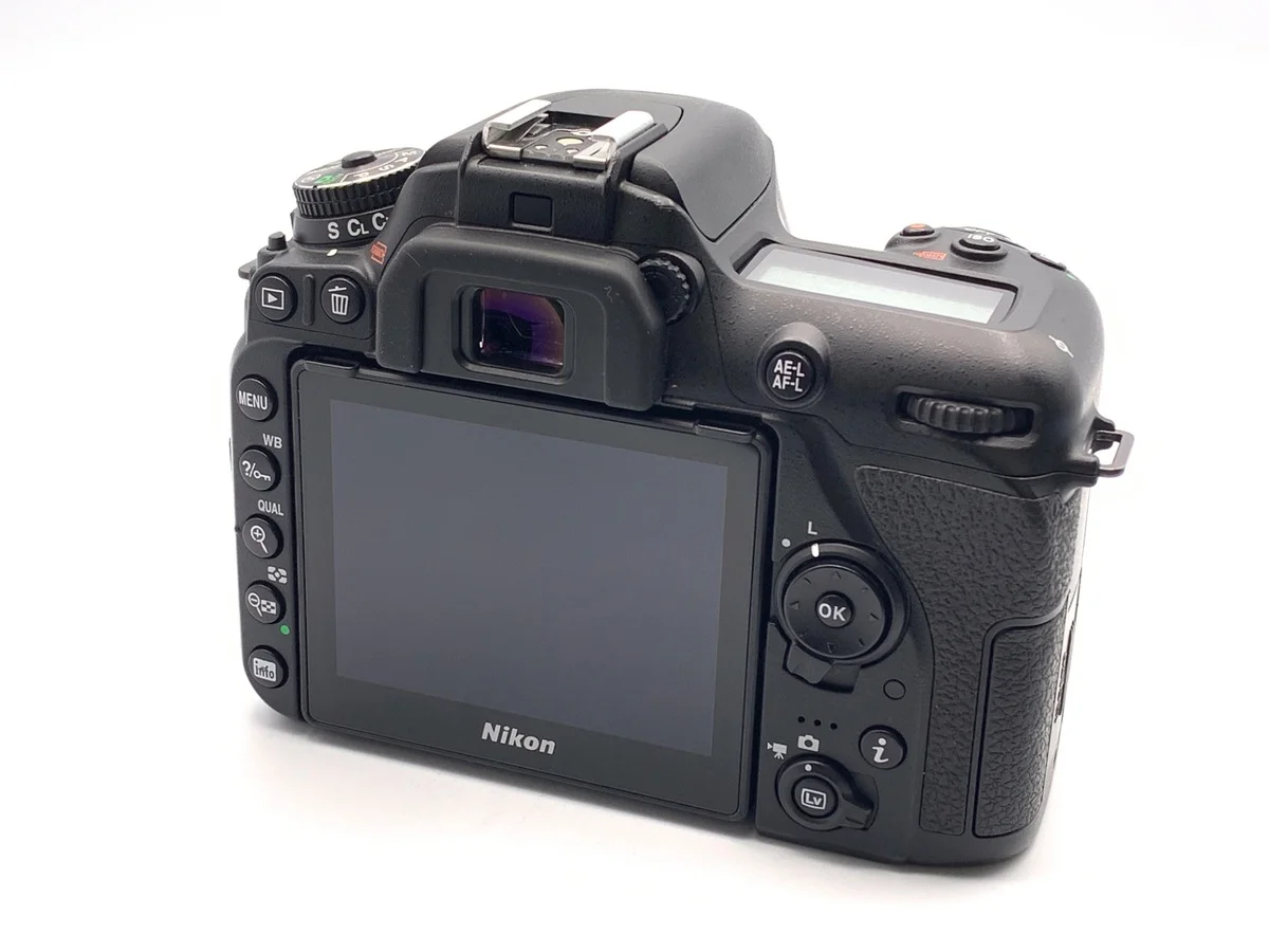 Nikon D7500
