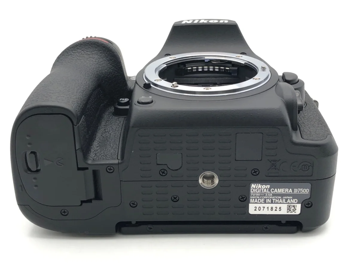 Nikon D7500