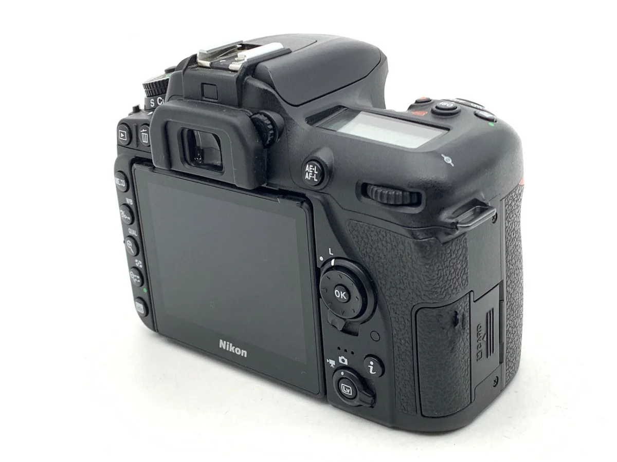 Nikon D7500