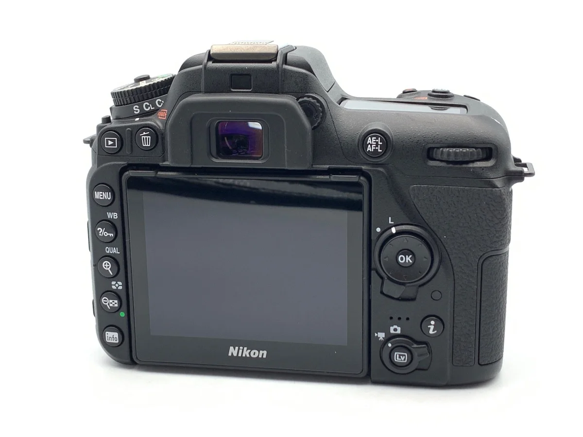 Nikon D7500