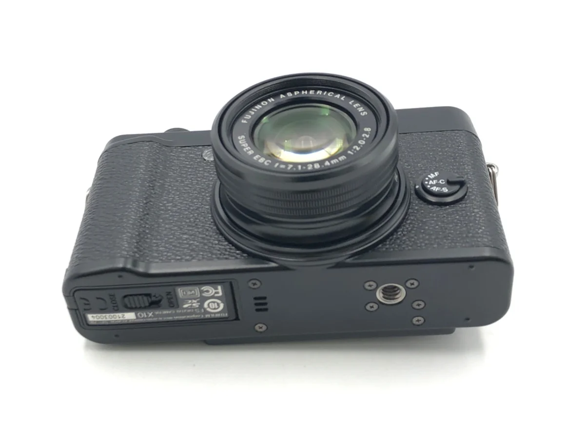 Fujifilm X10