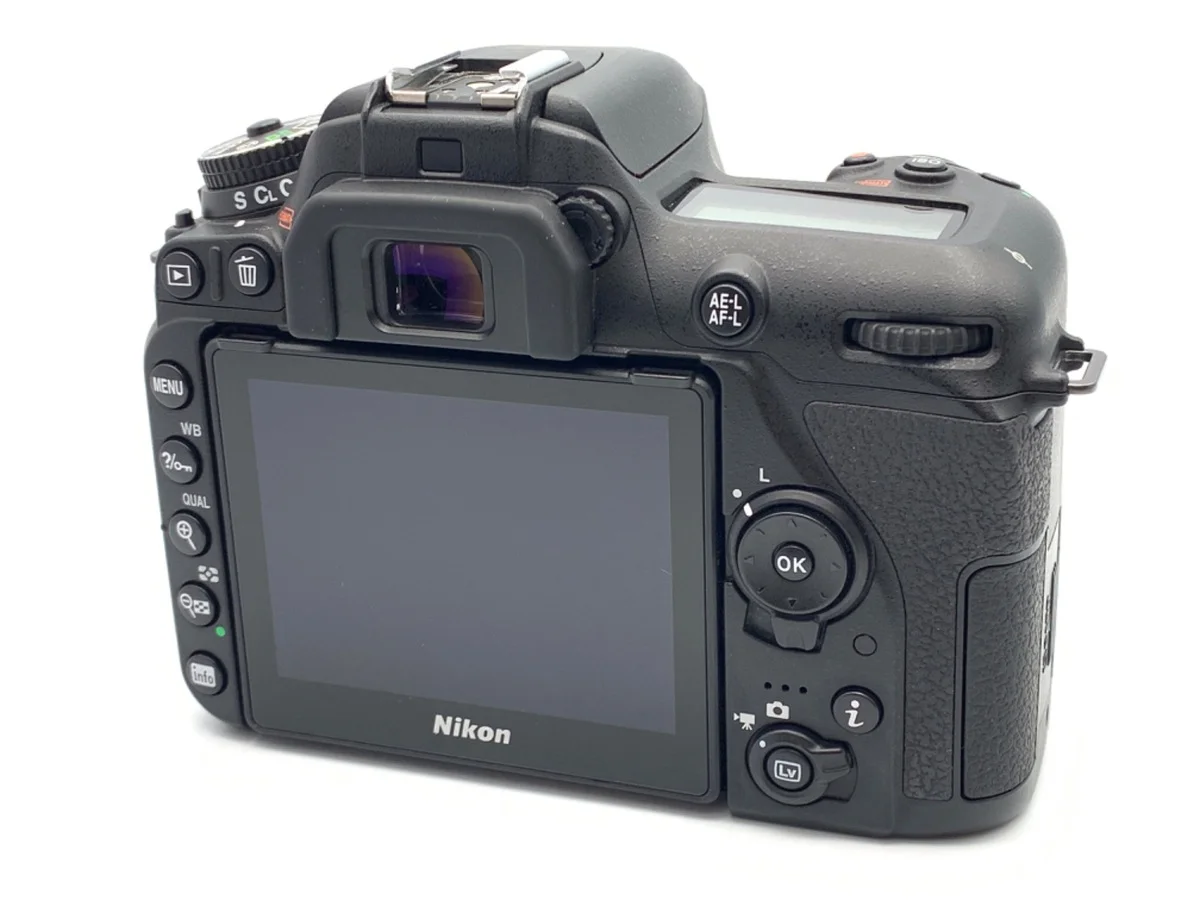 Nikon D7500
