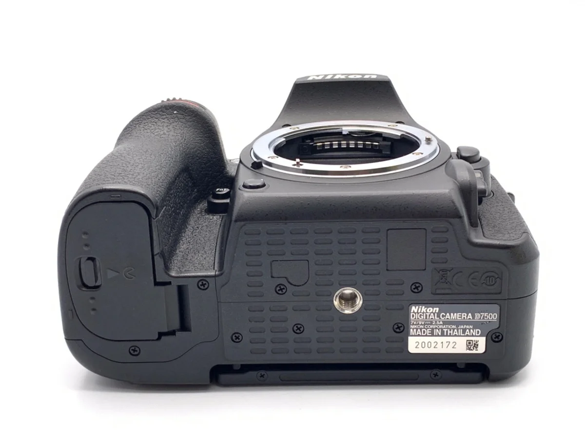 Nikon D7500