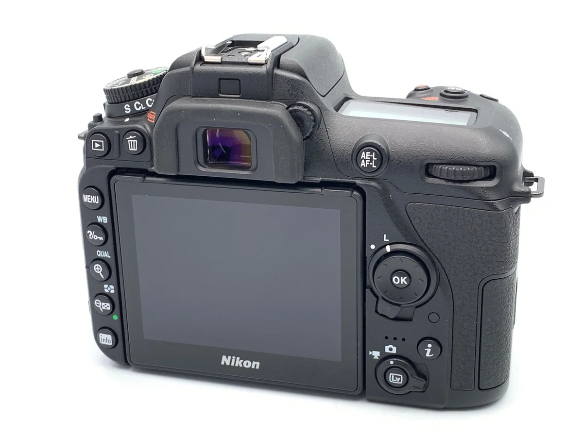 Nikon D7500