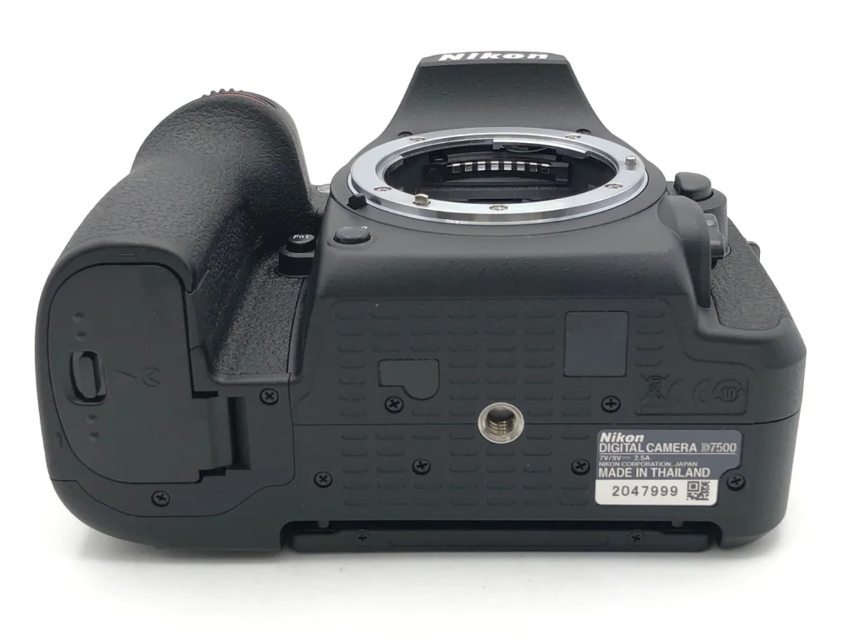 Nikon D7500