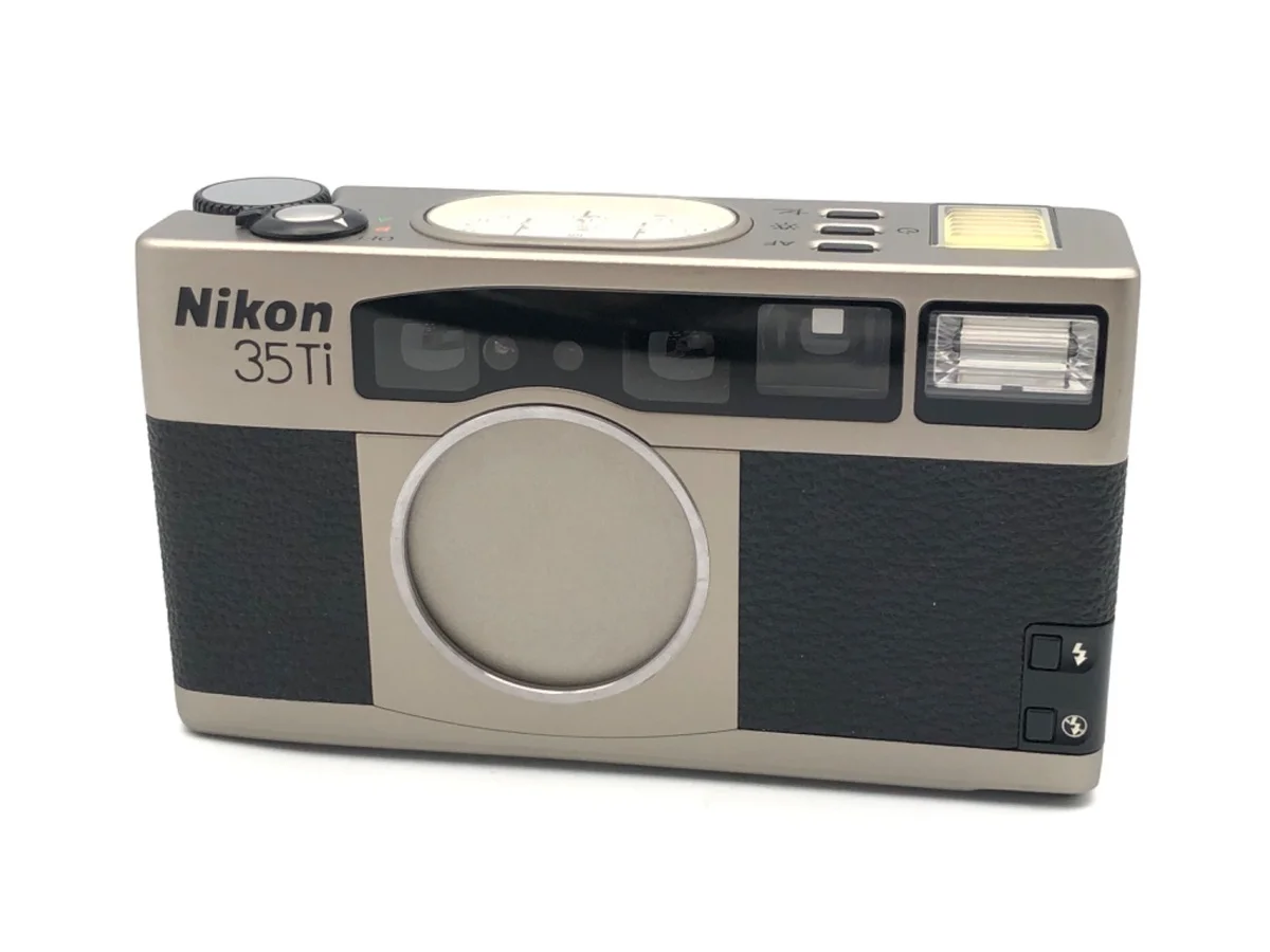 Nikon 35Ti (35/2.8)