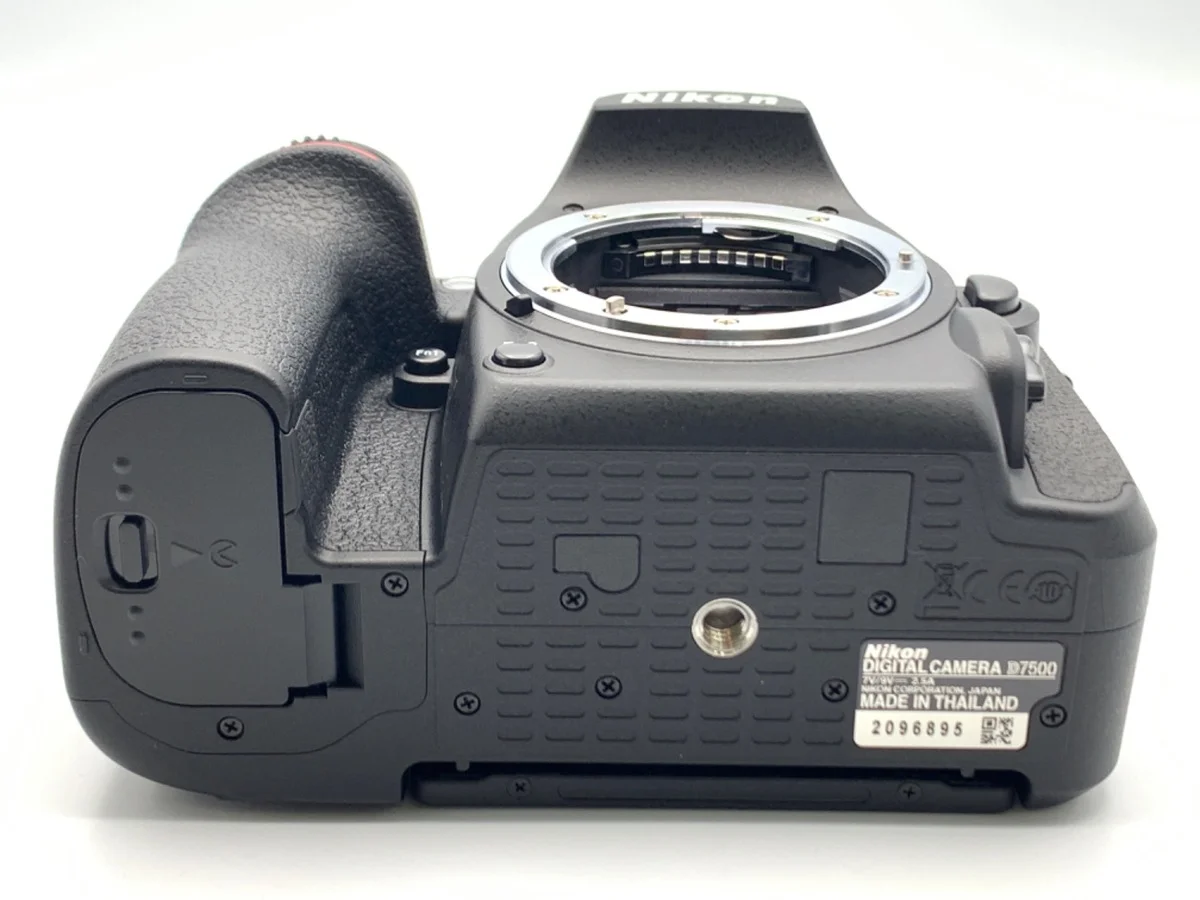 Nikon D7500