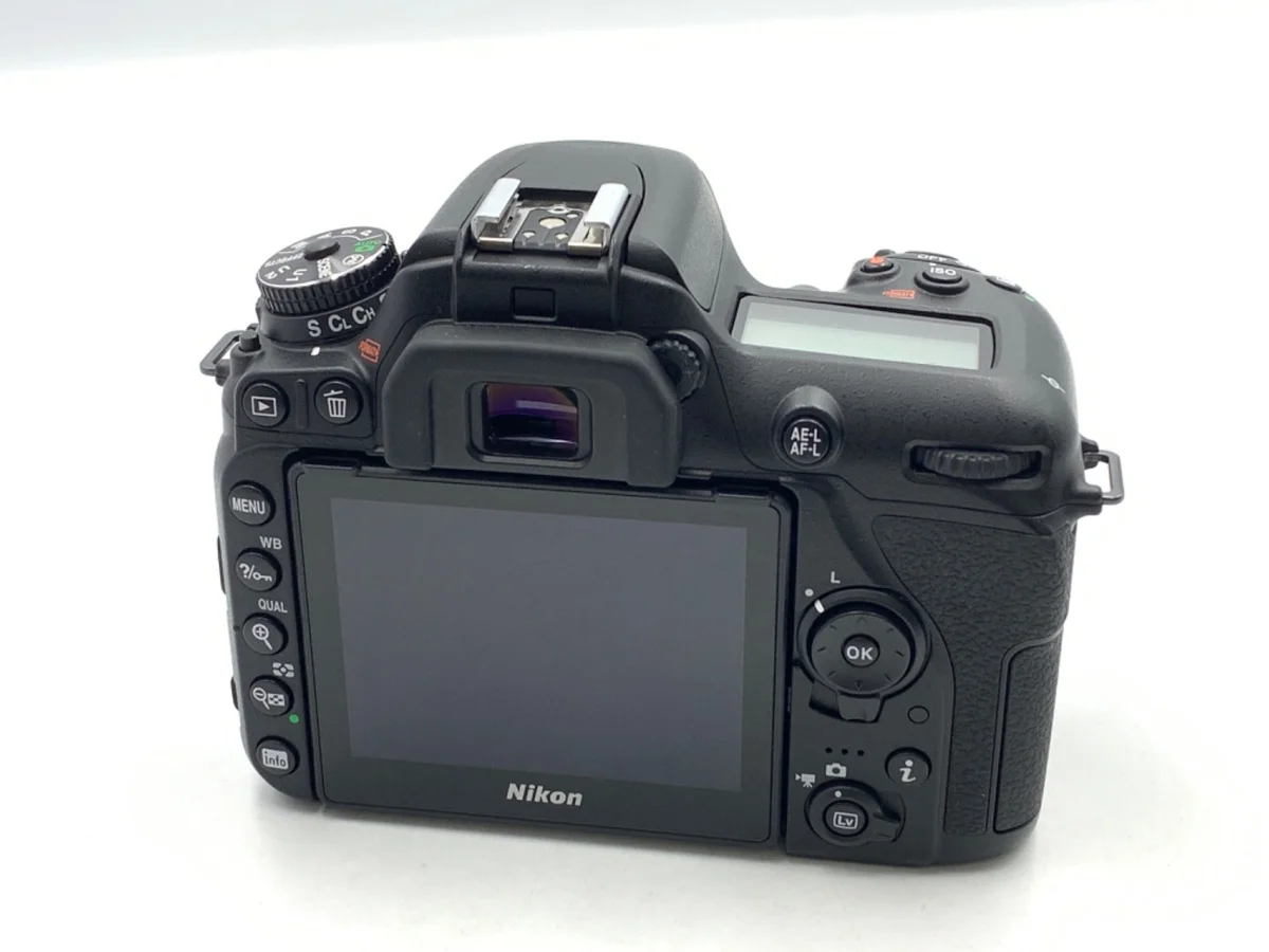 Nikon D7500