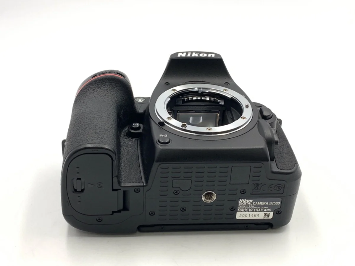 Nikon D7500