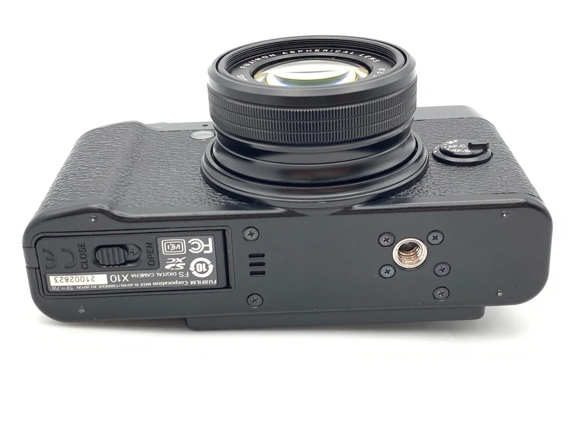 Fujifilm X10