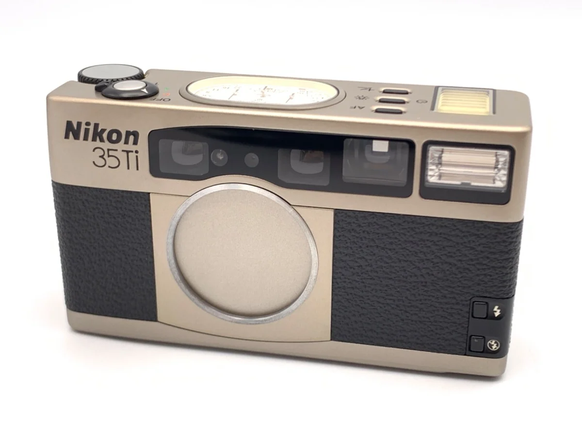 Nikon 35Ti (35/2.8)