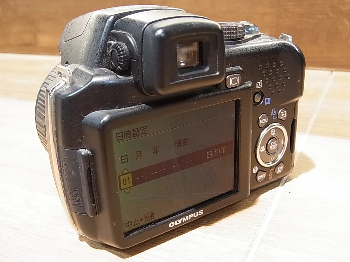 Olympus CAMEDIA SP-565UZ
