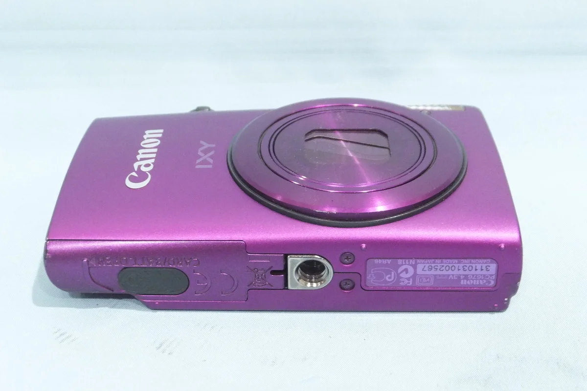 Canon IXY 600F