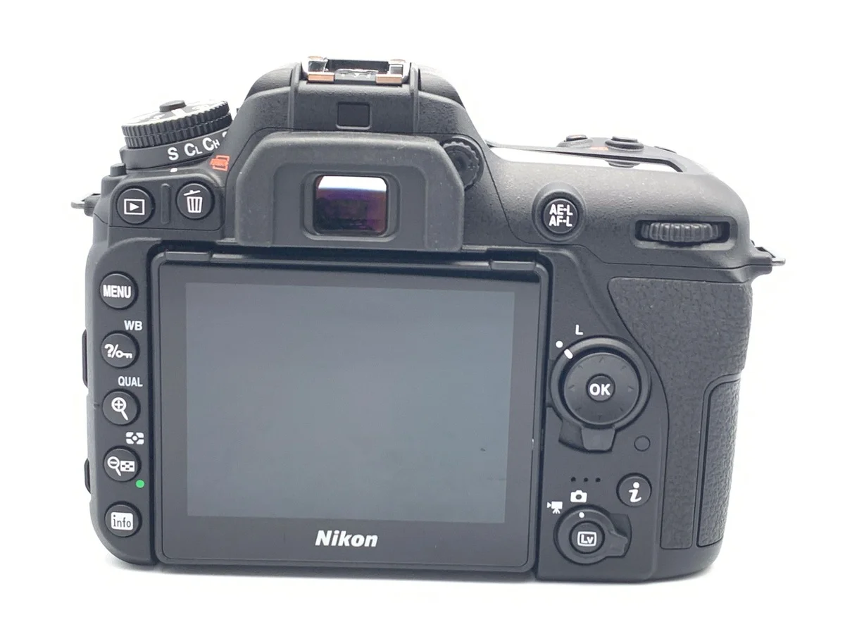 Nikon D7500