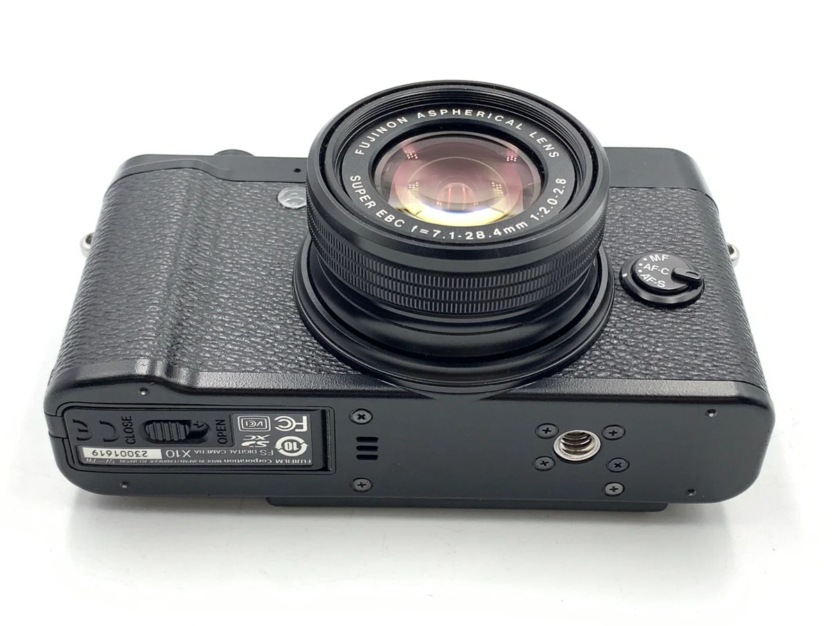 Fujifilm X10