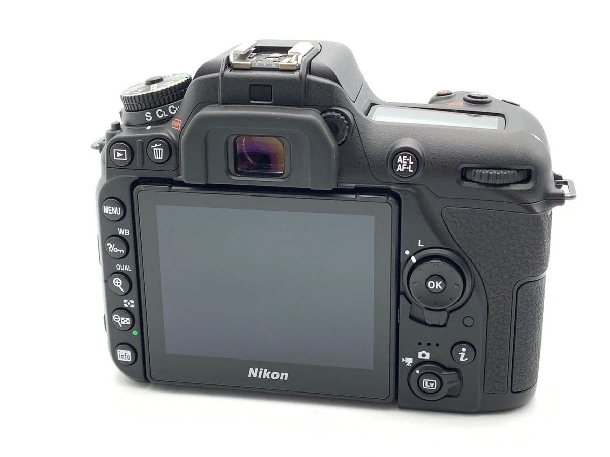Nikon D7500