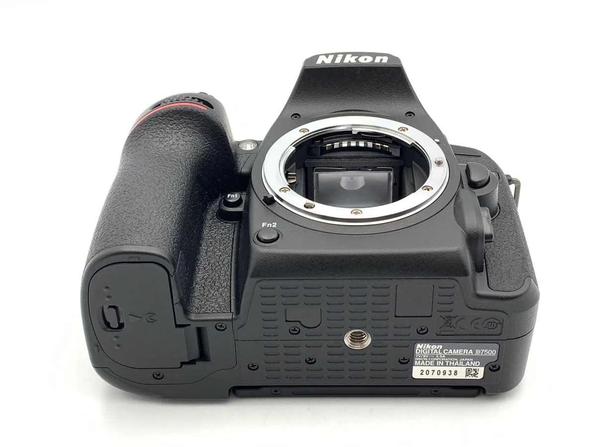 Nikon D7500
