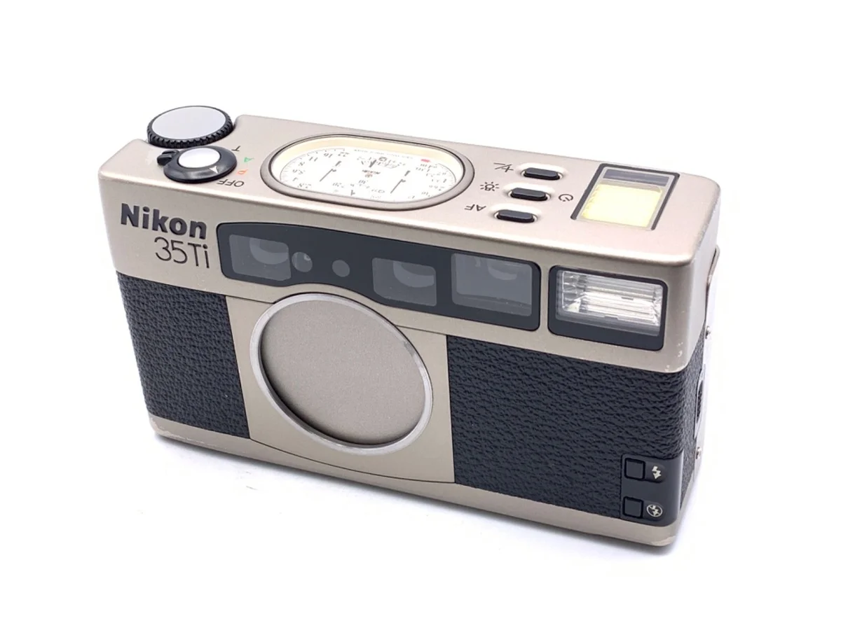 Nikon 35Ti (35/2.8)