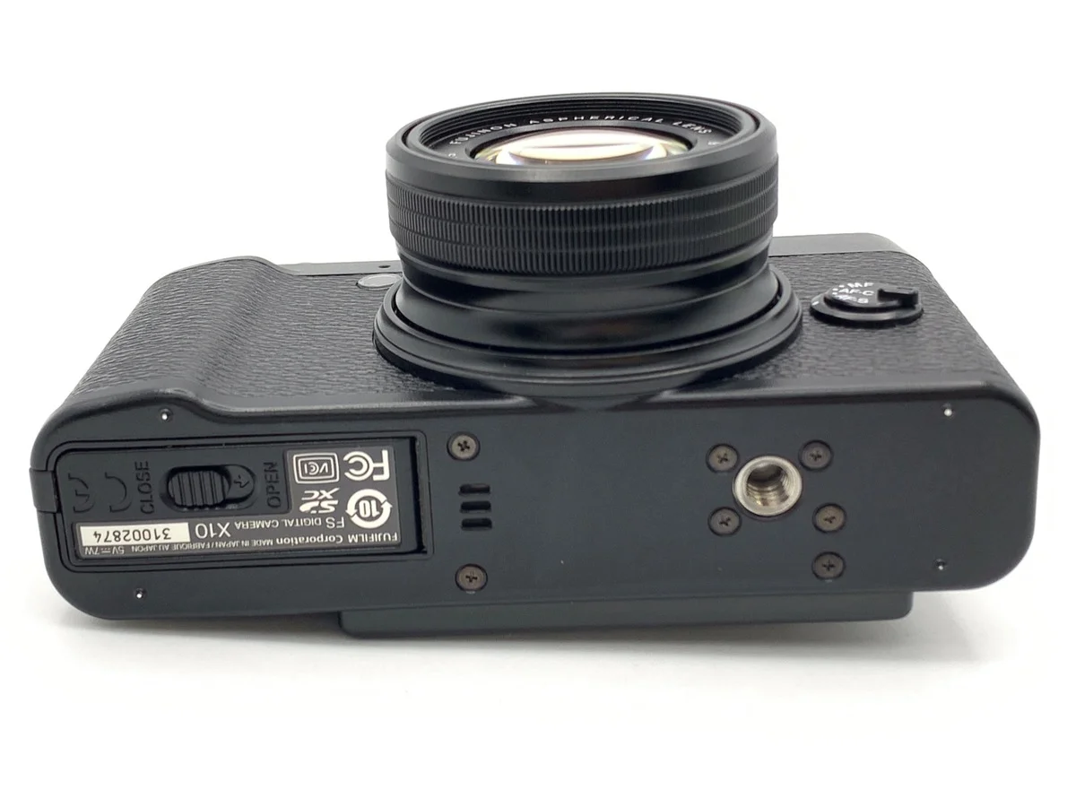 Fujifilm X10