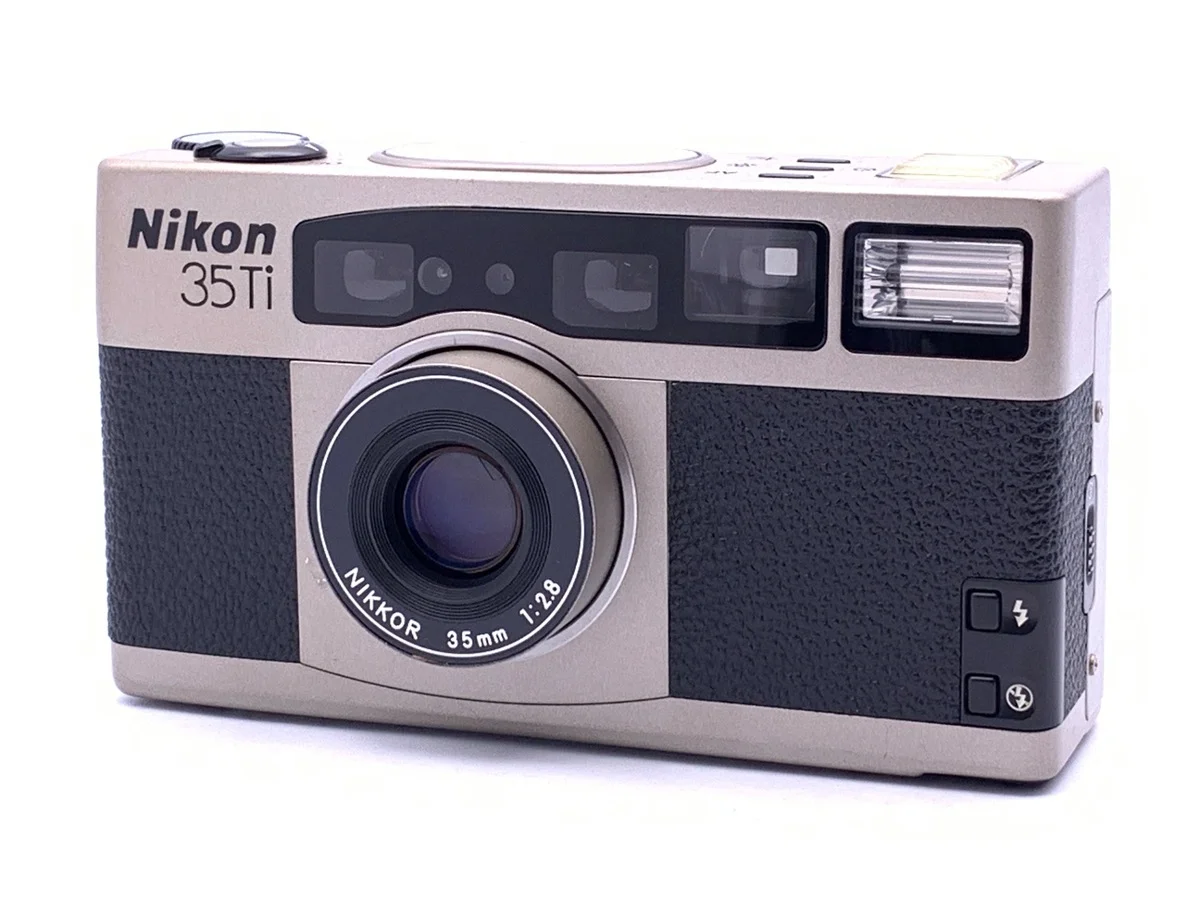 Nikon 35Ti (35/2.8)