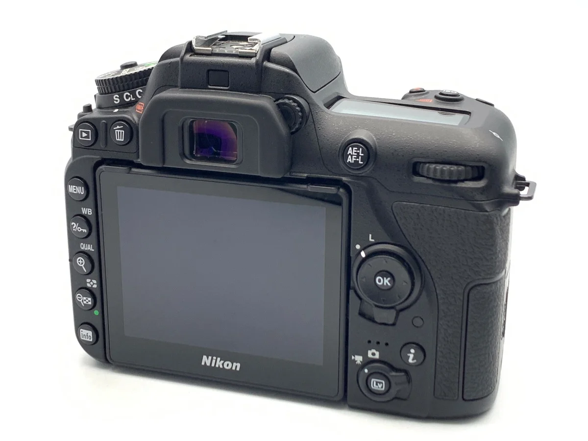 Nikon D7500