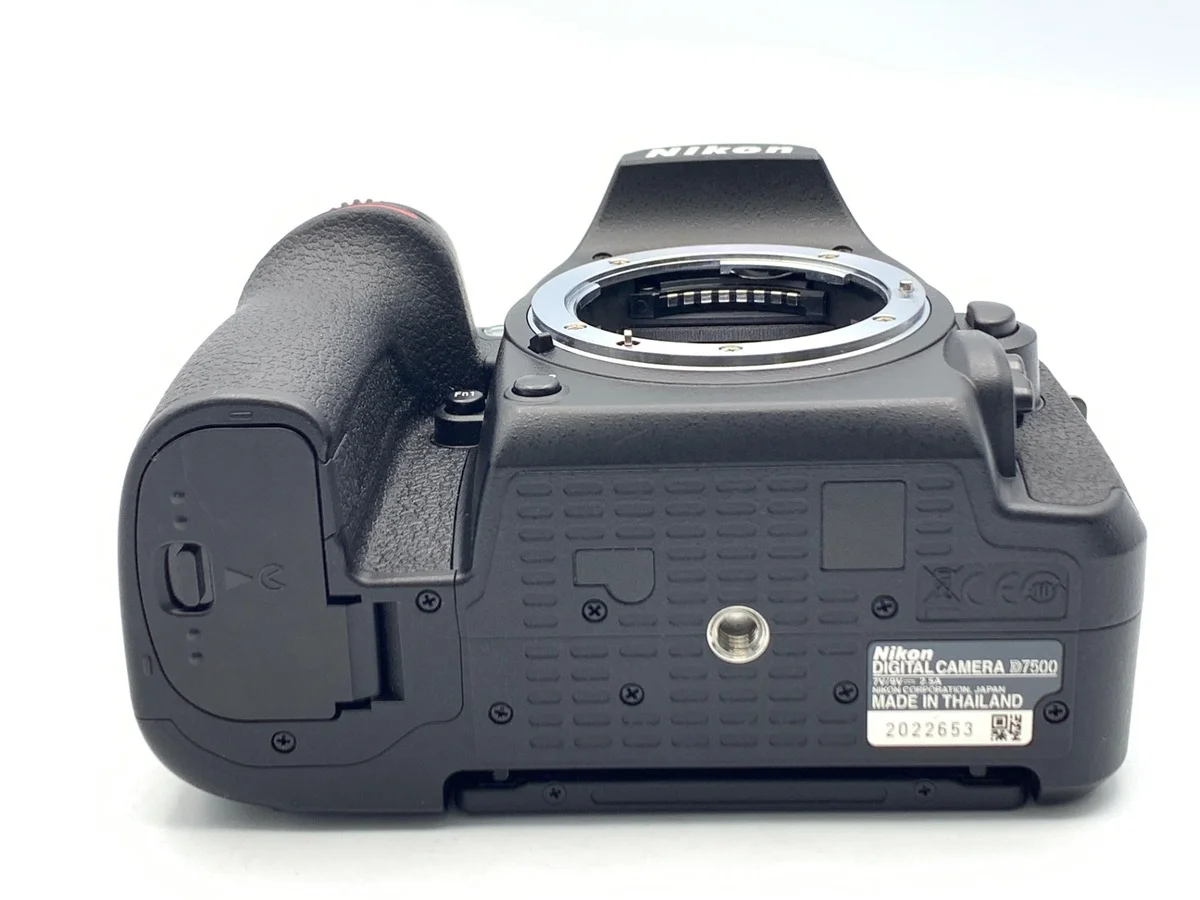 Nikon D7500