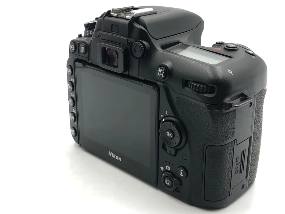 Nikon D7500