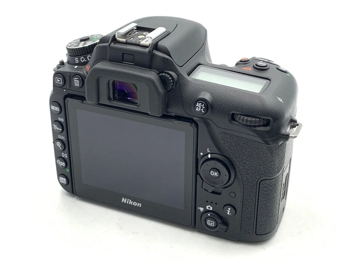 Nikon D7500