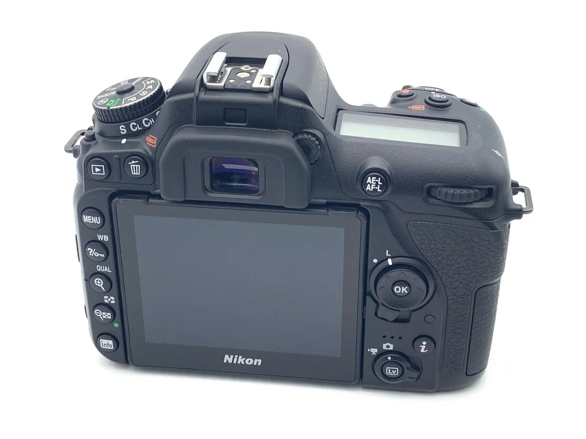 Nikon D7500