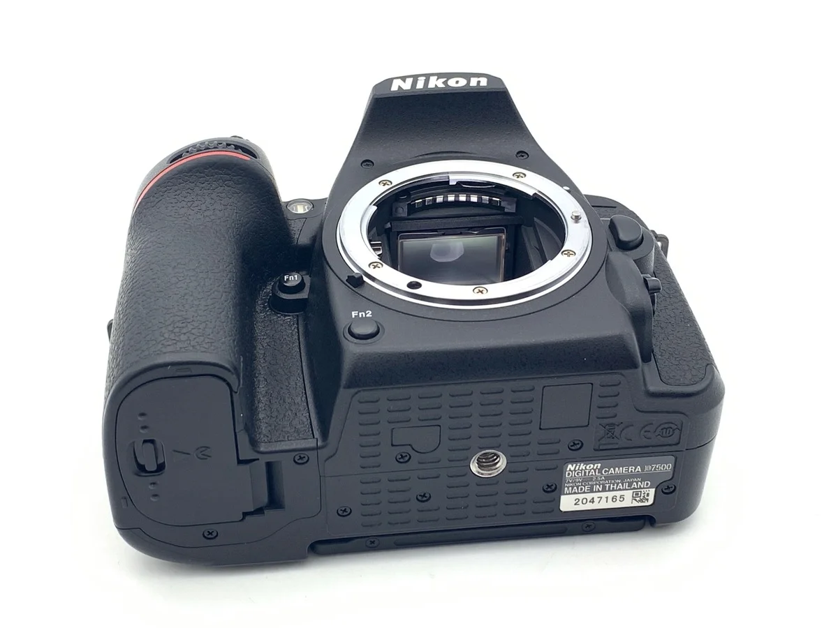 Nikon D7500