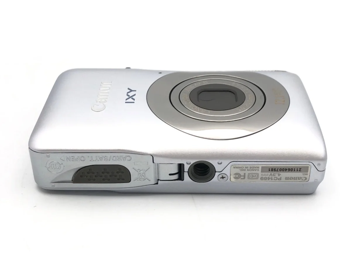 Canon IXY 200F