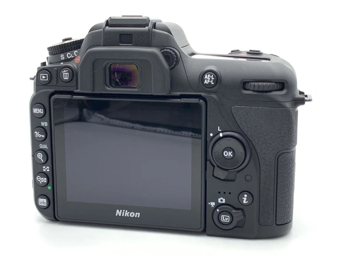 Nikon D7500