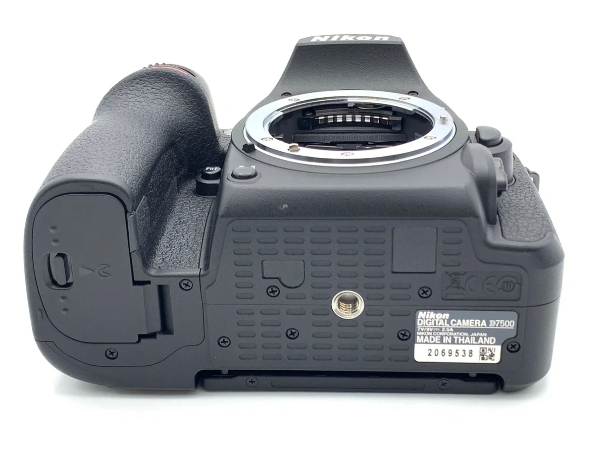 Nikon D7500