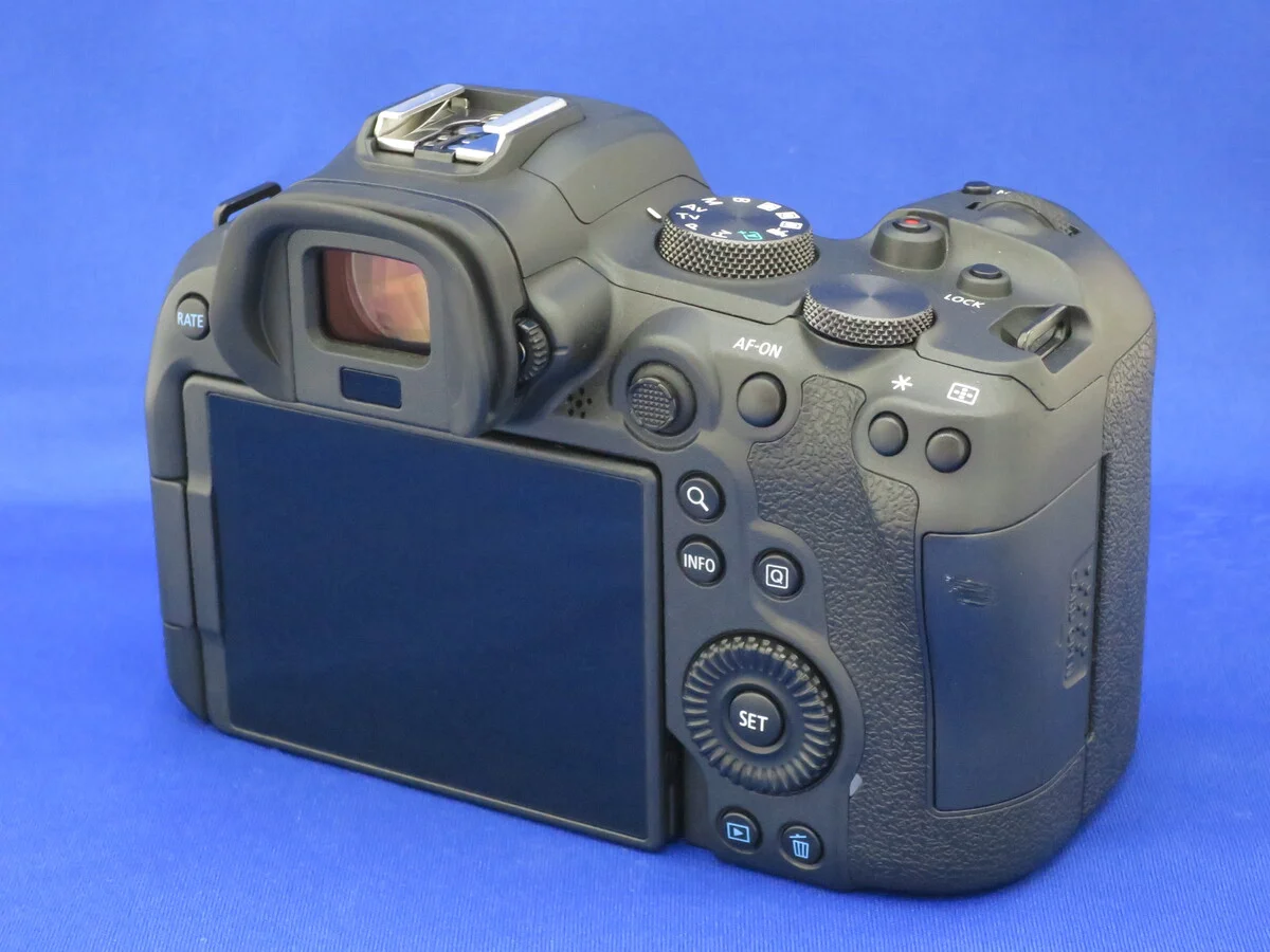 Canon EOS R6