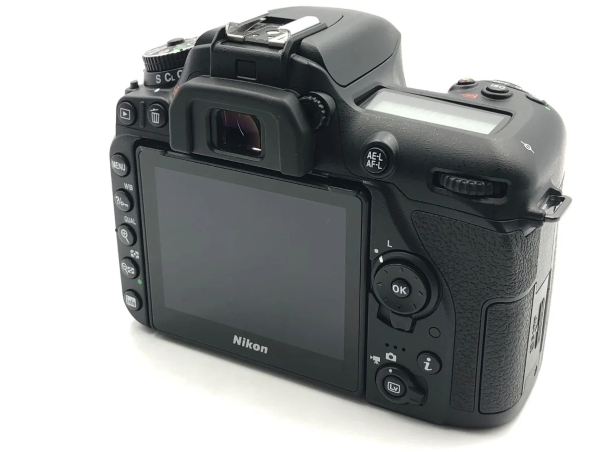 Nikon D7500
