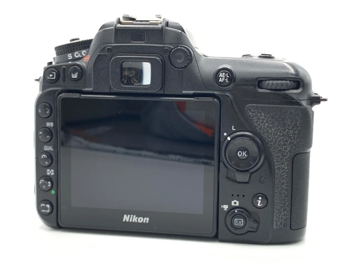 Nikon D7500