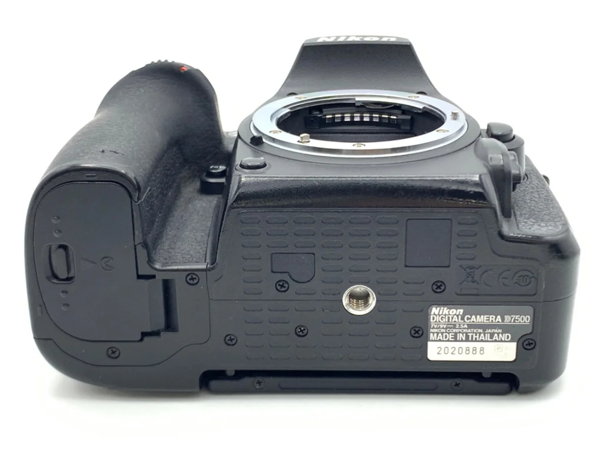 Nikon D7500
