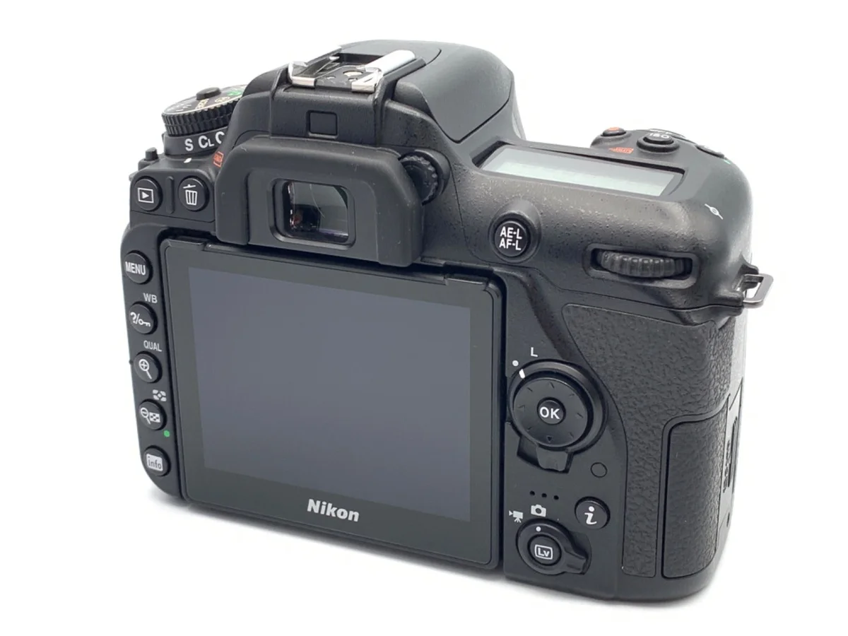 Nikon D7500