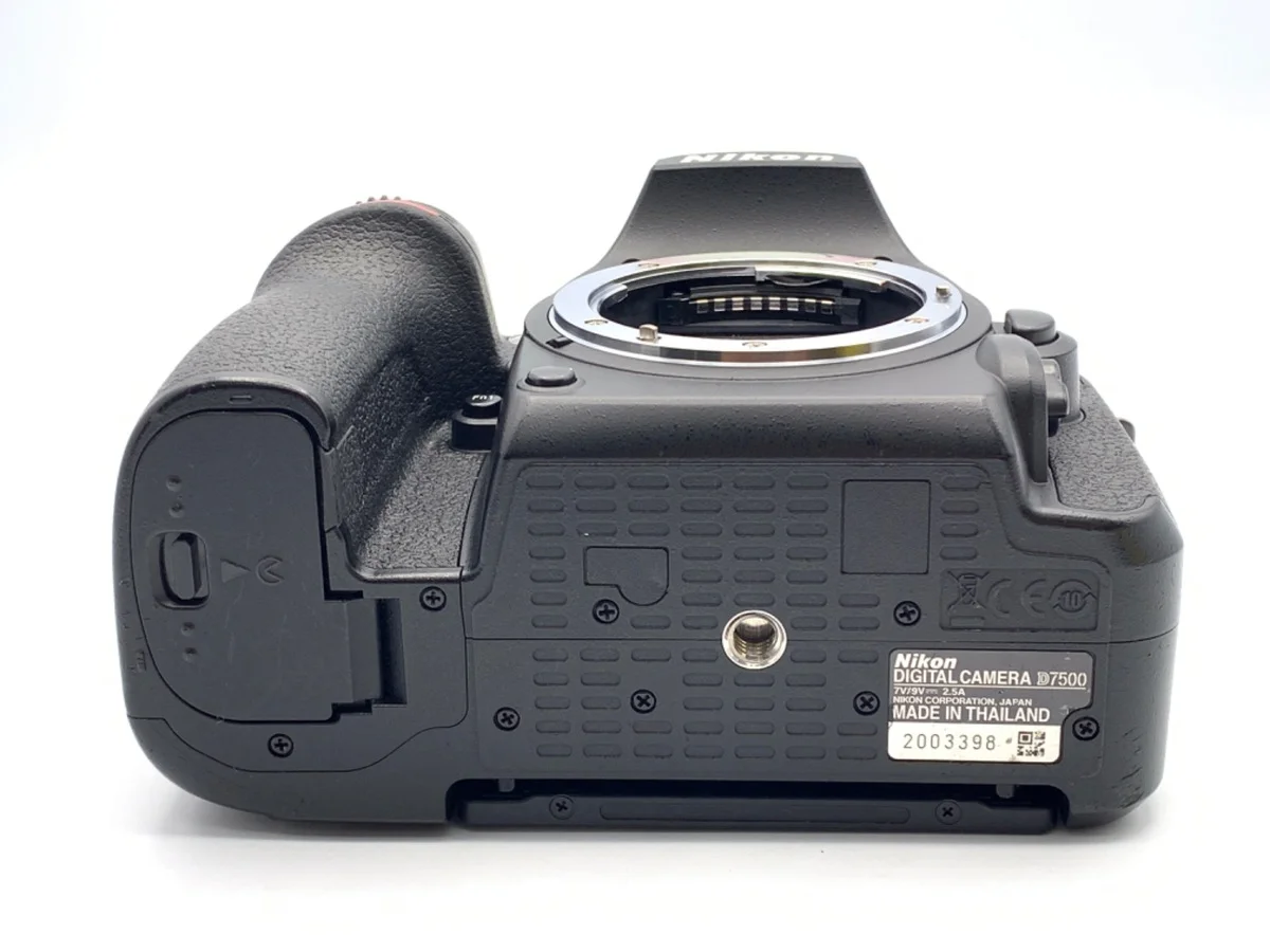 Nikon D7500